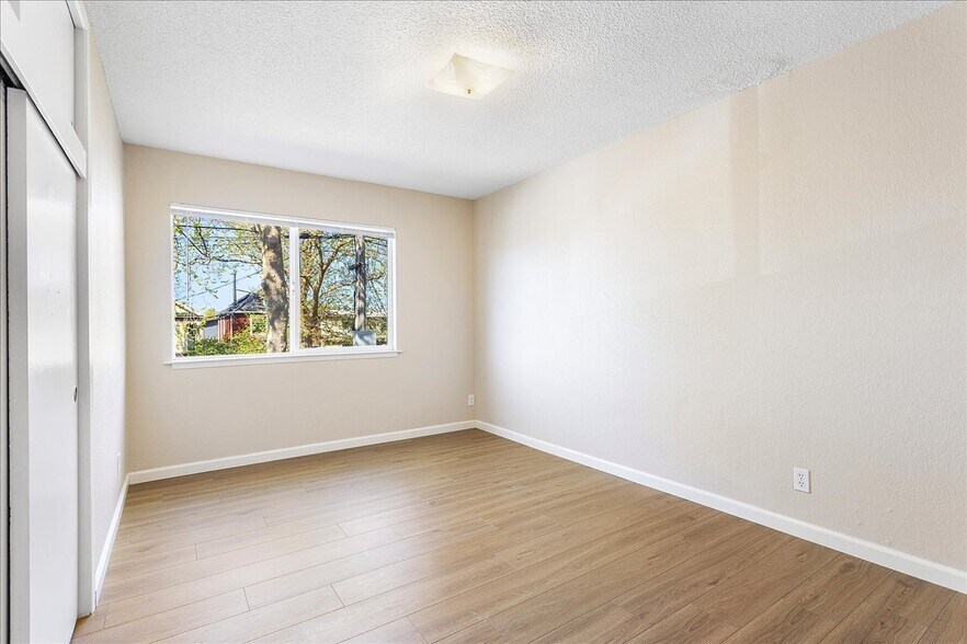 More Photos Of 2435 9th St, Berkeley Apartments For Sale