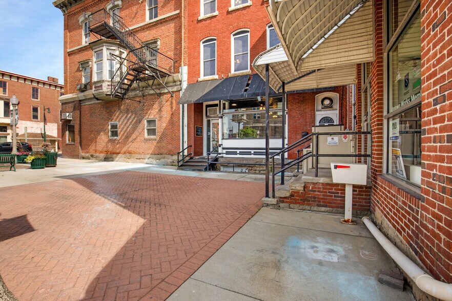 More Photos Of 105 E Main St, Somerset Storefront Retail Residential For Sale