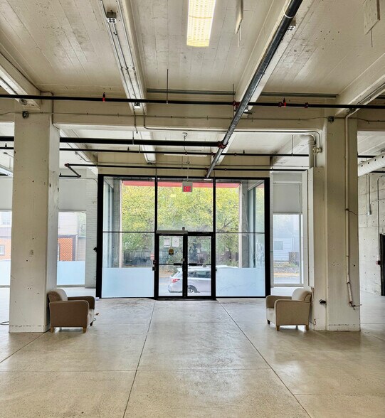 More Photos Of 950 Dupont St, Toronto Office For Lease