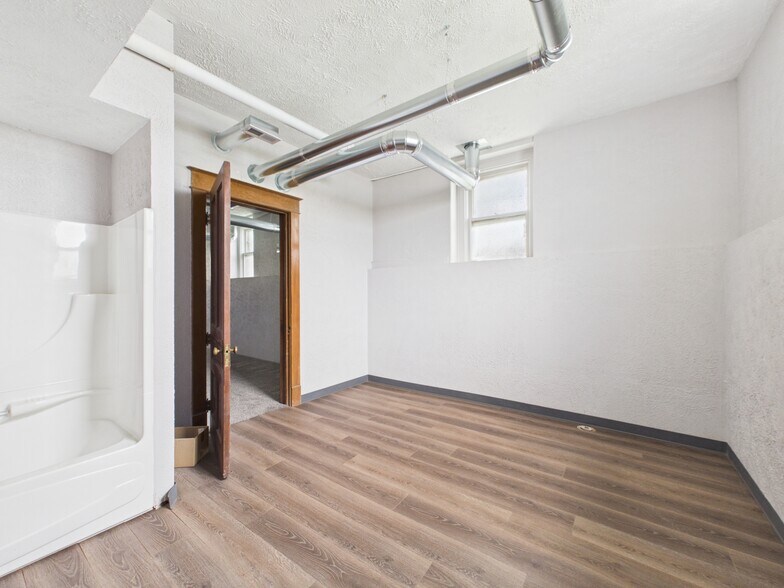 More Photos Of 220 E 6th St, Minden Office Residential For Sale
