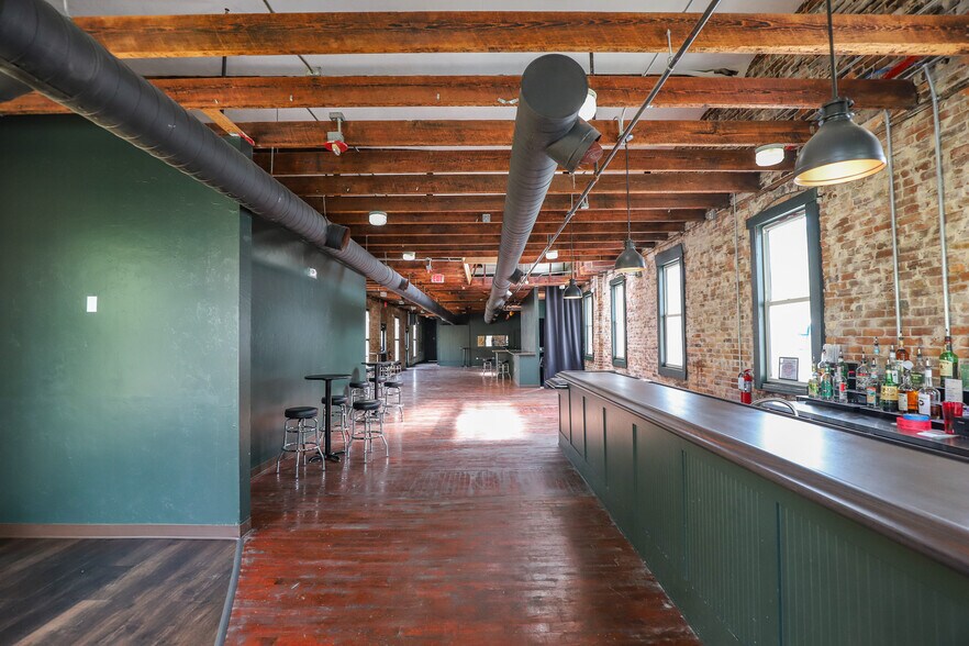 More Photos Of 109 S Main St, Gainesville Restaurant For Sale