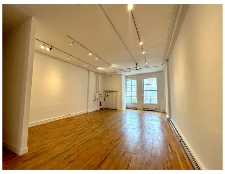 More Photos Of 343 Canal St, New York Office For Lease