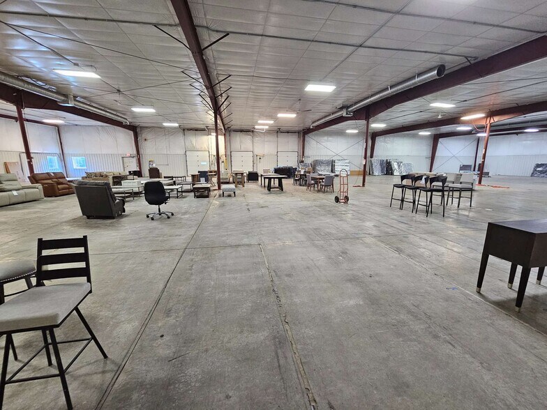 More Photos Of 747 S Washington Ave, Madison Warehouse For Lease