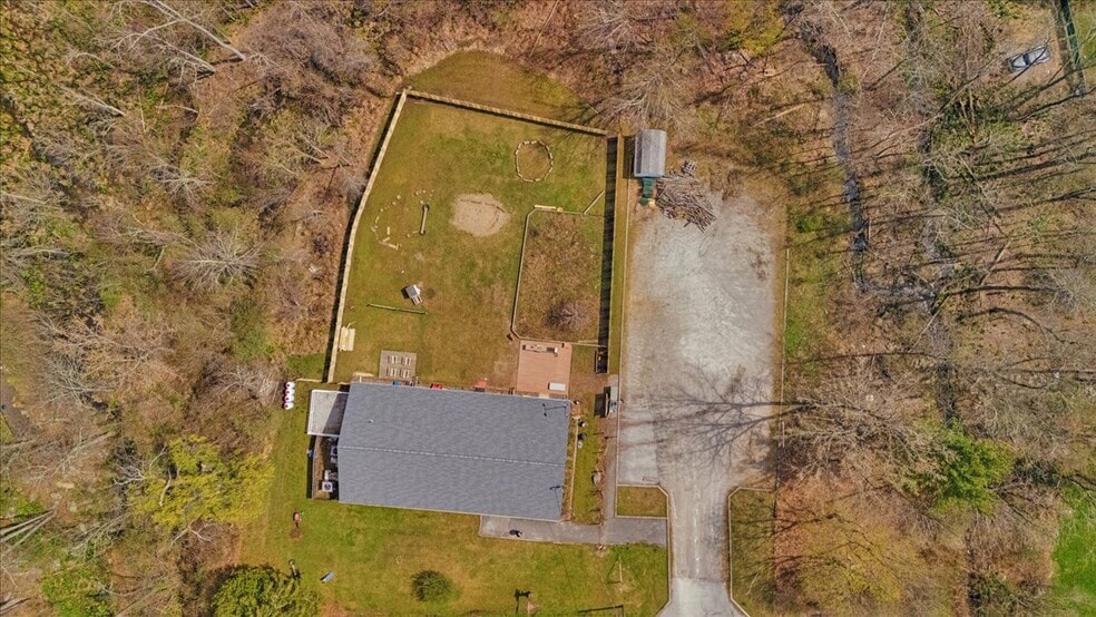 More Photos Of 4 Glenna Dr, Carmel Specialty For Sale