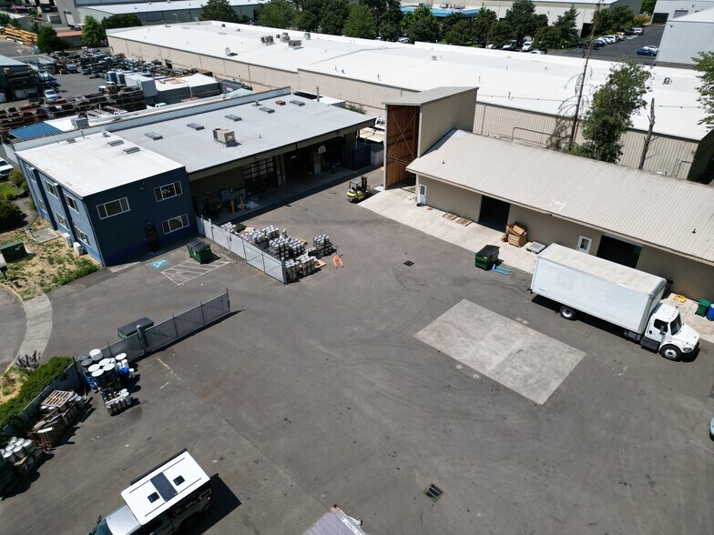 More Photos Of 10123 SE Brittany Ct, Clackamas Warehouse For Sale
