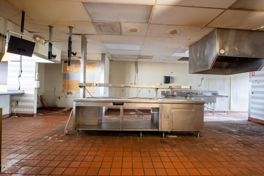 More Photos Of 14109 Highway 226 S, Spruce Pine General Retail For Sale