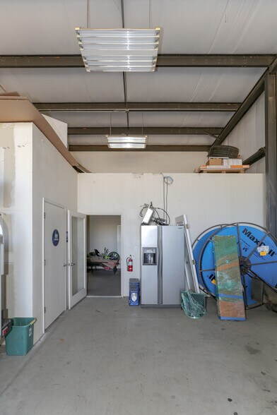 More Photos Of 128 Heron Way, Merced Light Manufacturing For Lease