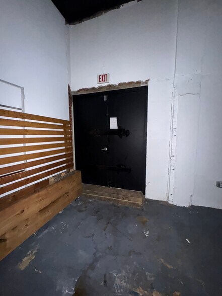 More Photos Of 4715 Main St, Houston Unknown For Lease