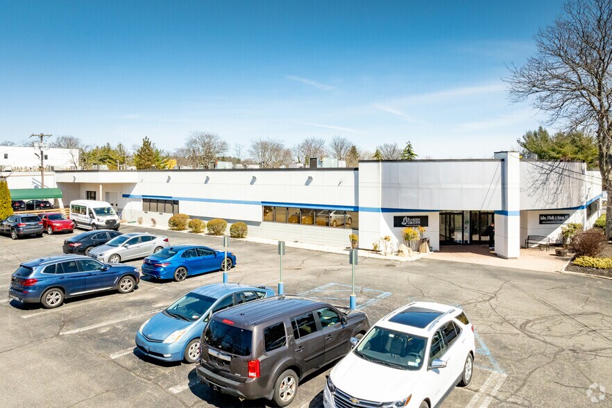 More Photos Of 240-246 Crossways Park Dr W, Woodbury Office For Lease