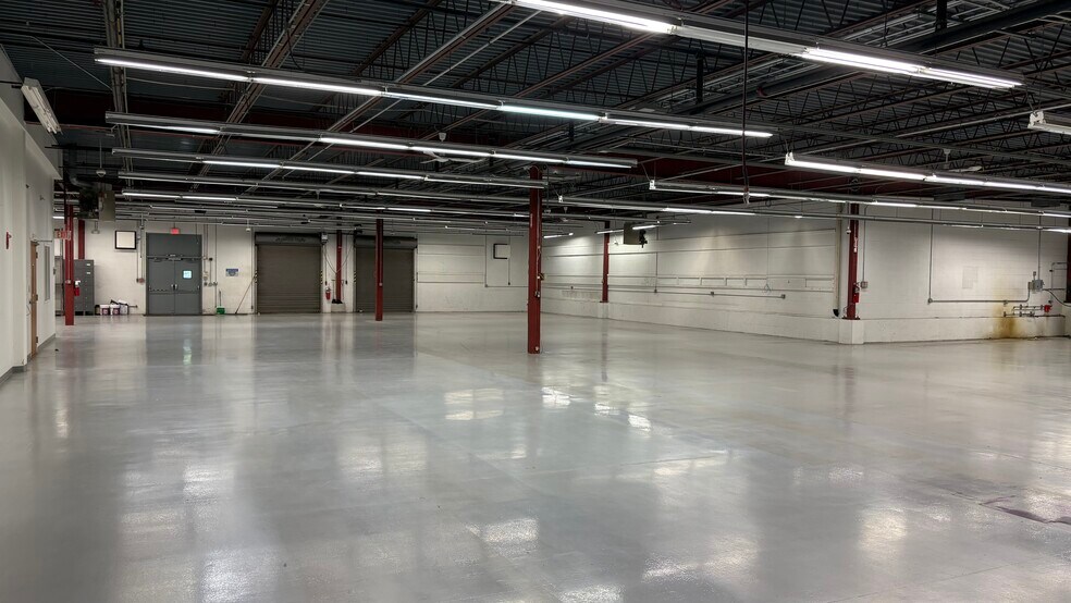 More Photos Of 8 Forest Pky, Shelton Manufacturing For Lease