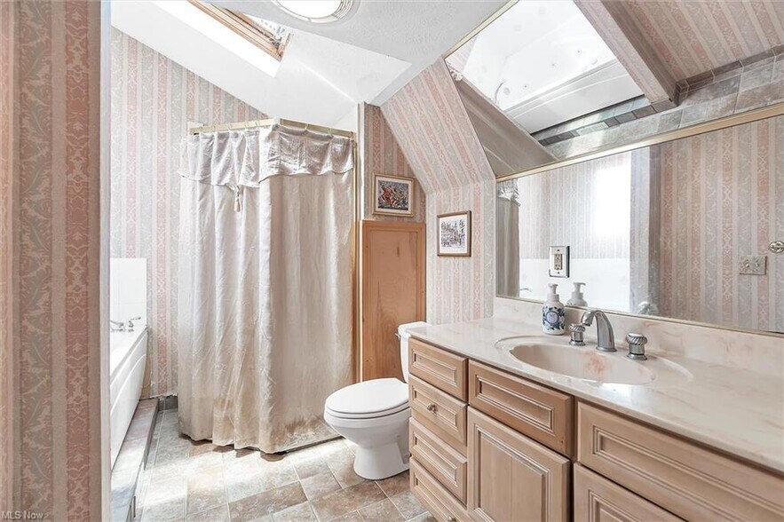 More Photos Of 7285 Center St, Mentor Office Residential For Sale