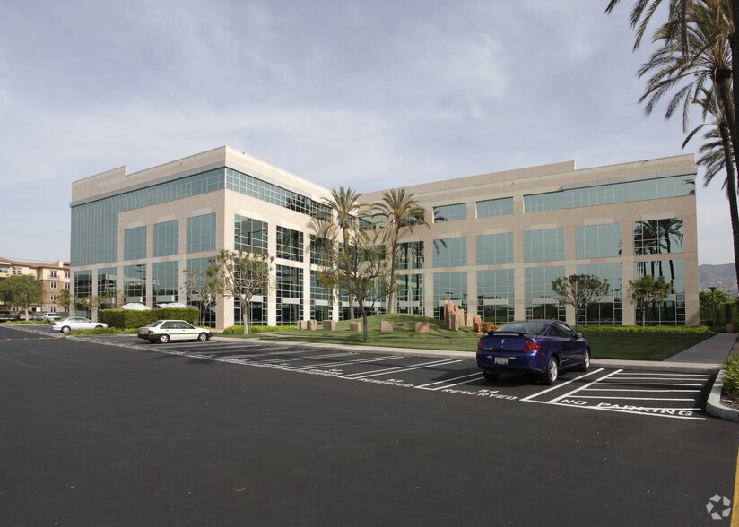More Photos Of 2400 Empire Ave, Burbank Office For Lease