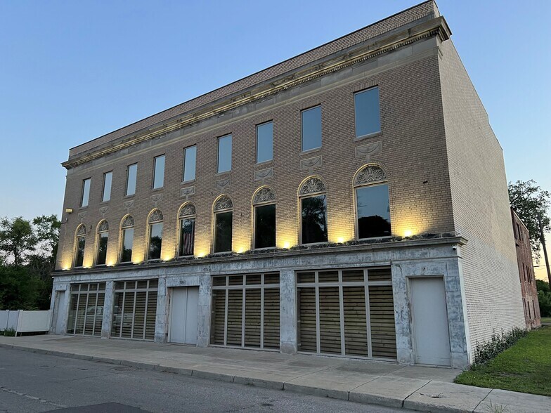 More Photos Of 5961 14th St, Detroit General Retail For Lease