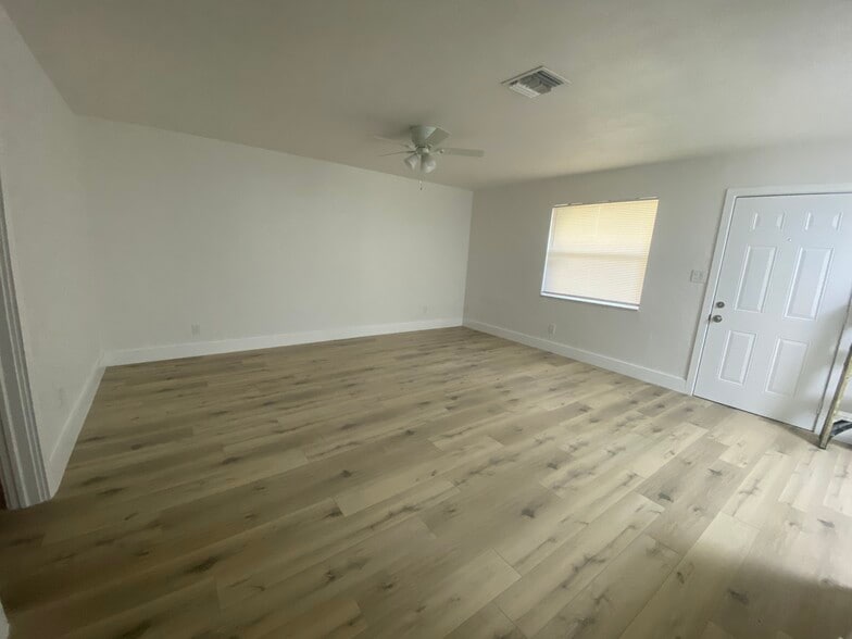 More Photos Of 401 SW 7th Ave, Fort Lauderdale Apartments For Sale