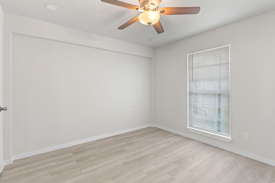 More Photos Of 8330 Carvel Ln, Houston Apartments For Sale