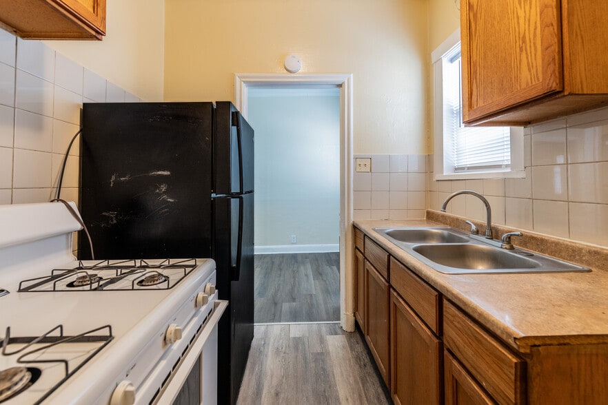 More Photos Of 403 W Hollywood Ave, San Antonio Apartments For Sale