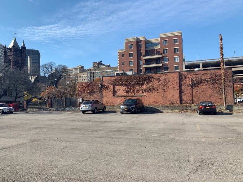 More Photos Of 170 East Ave, Rochester Bar For Sale