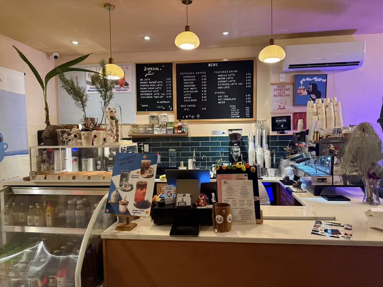 More Photos Of 2308 44th Dr, Long Island City Storefront Retail Office For Sale