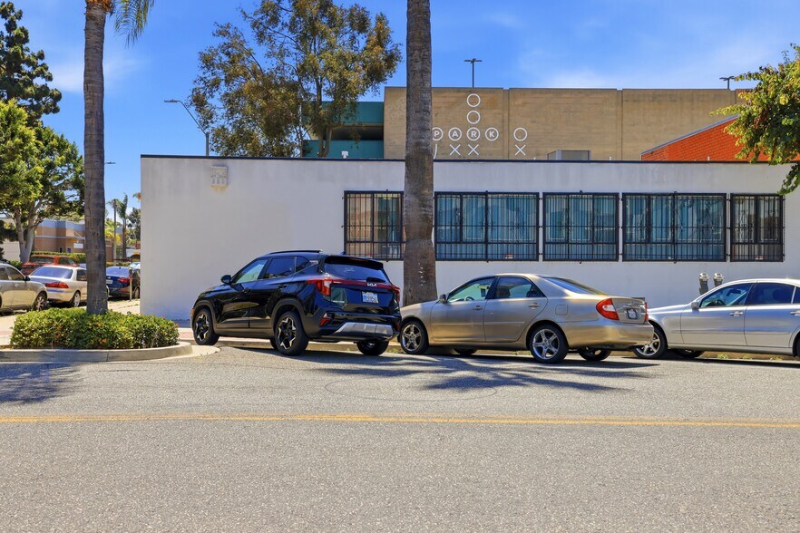 More Photos Of , Inglewood Office For Sale