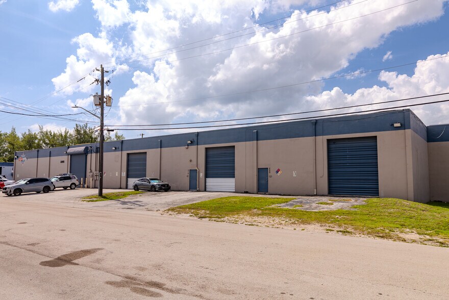 More Photos Of 3355 SW 2nd Ave, Fort Lauderdale Unknown For Lease