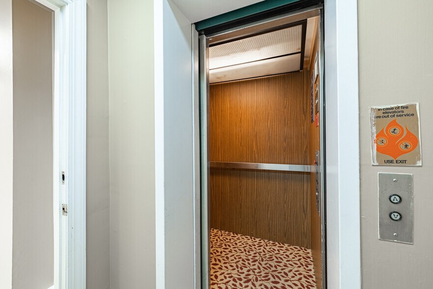 More Photos Of 223-225 N Washington St, Alexandria Office For Lease