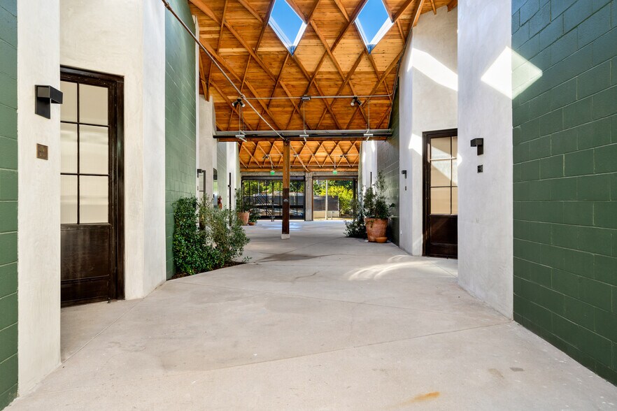 More Photos Of 1801 Blake Ave, Los Angeles Flex For Lease