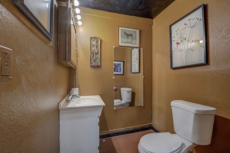 More Photos Of 520 W Main St, Payson Storefront Retail Residential For Sale