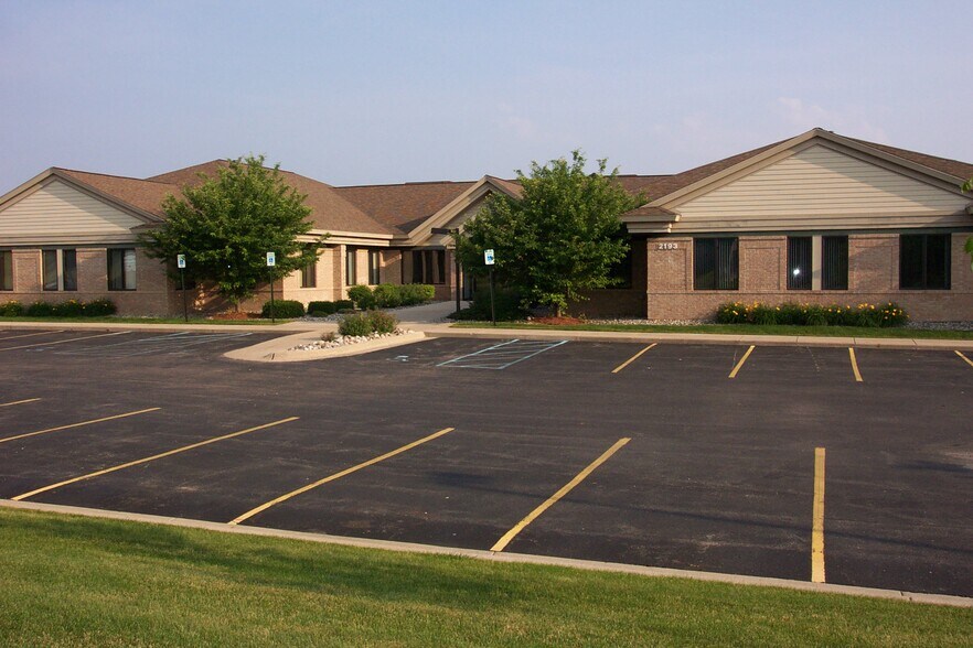 More Photos Of 2193 Association Dr, Okemos Office For Lease