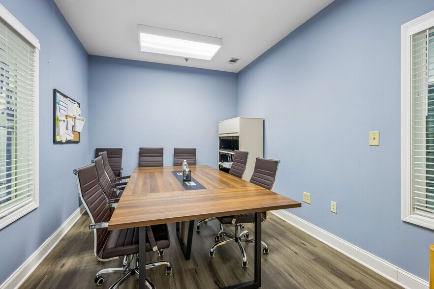 More Photos Of 4225 S Lee St, Buford Freestanding For Sale