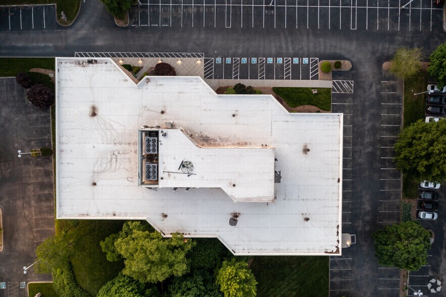 More Photos Of 412 N Cedar Bluff Rd, Knoxville Office For Lease