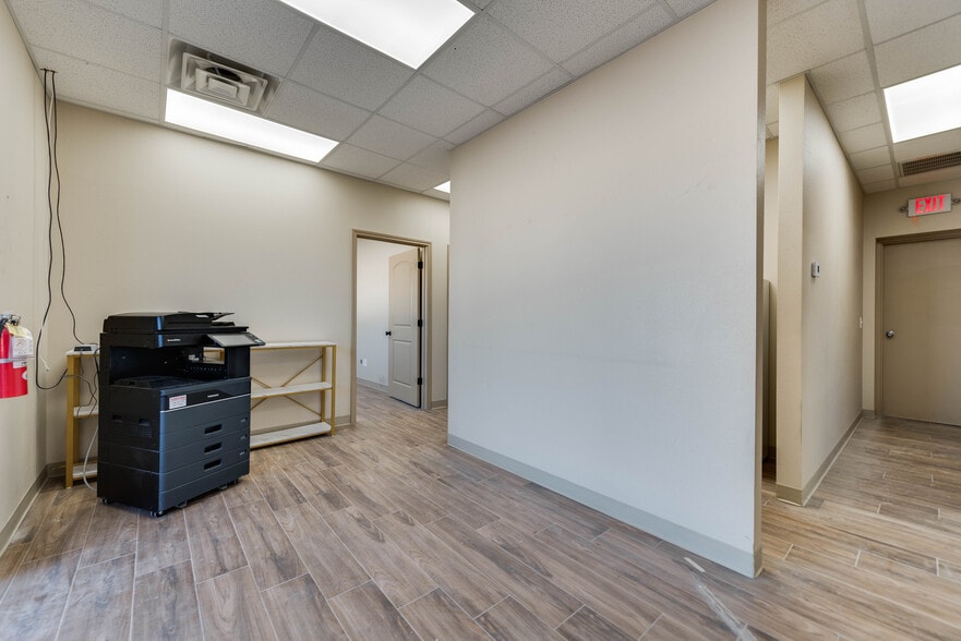 More Photos Of 1610 E County Road 153, Midland Industrial For Lease