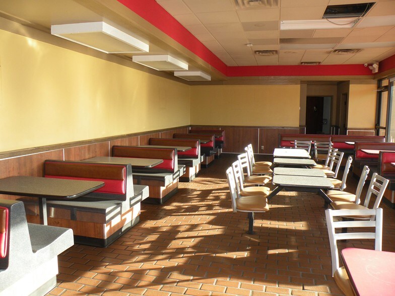 More Photos Of 634 Knox Blvd, Radcliff Restaurant For Sale