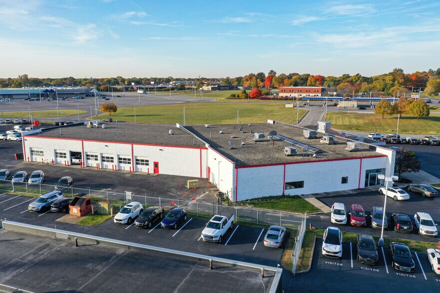 More Photos Of 5303 W Pike Plaza Rd, Indianapolis Auto Dealership For Lease