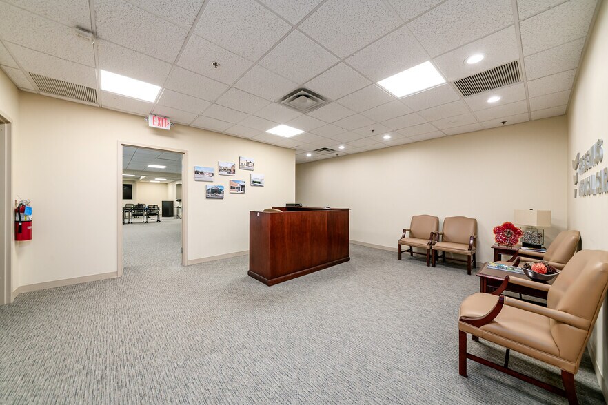 More Photos Of 8740 Orion Pl, Columbus Office For Sale