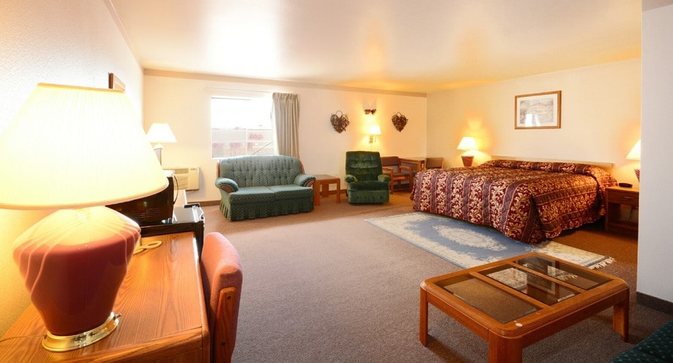 More Photos Of 2100 Fay St, Burlington Hotel For Sale