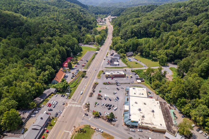 More Photos Of 1357-1359 E Parkway, Gatlinburg Unknown For Lease