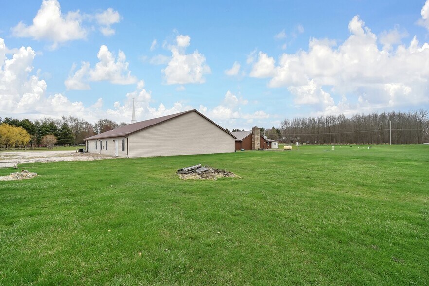 More Photos Of 2598 E Smiley Ave, Shelby Religious Facility For Sale