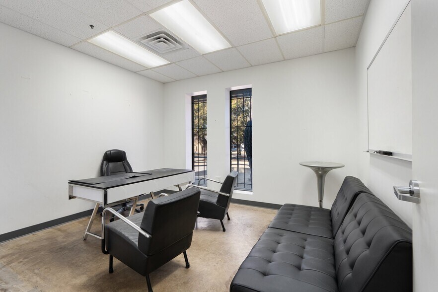 More Photos Of 13702 Gamma Rd, Dallas Light Manufacturing For Sale