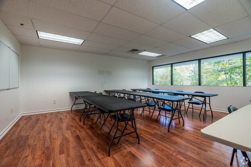 More Photos Of 181 New Rd, Parsippany Office For Lease