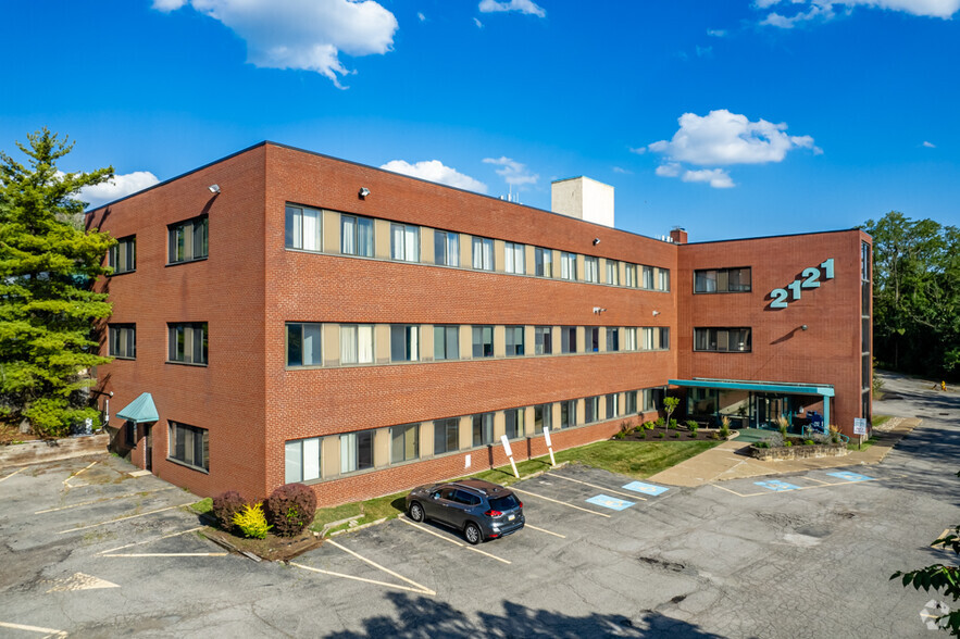 Primary Photo Of 2121 Noblestown Rd, Pittsburgh Office For Lease