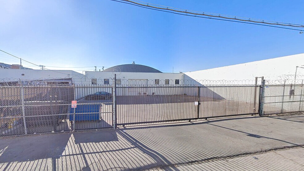 More Photos Of 2341 E 8th St, Los Angeles Manufacturing For Sale