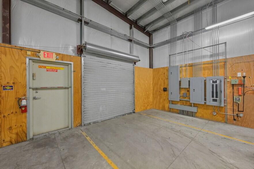 More Photos Of 1699 N Temple Ave, Starke Freestanding For Sale