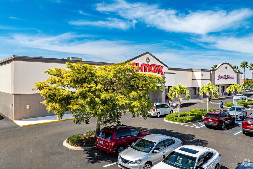 Primary Photo Of 1410-1502 Del Prado Blvd S, Cape Coral Unknown For Lease