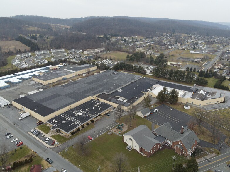 Primary Photo Of 20 N Front St, Bally Distribution For Sale