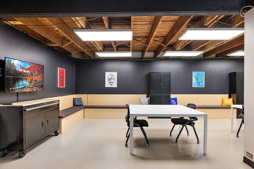 More Photos Of 22007 Woodward Ave, Ferndale Loft Creative Space For Sale