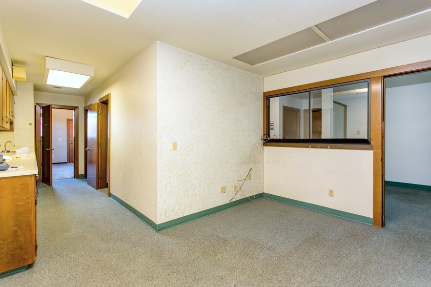 More Photos Of 700-702 George Washington Way, Richland Storefront Retail Office For Lease