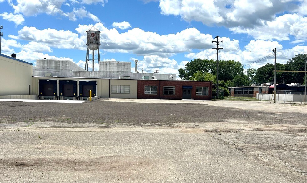 More Photos Of 1999 Wildwood Ave, Jackson Manufacturing For Lease