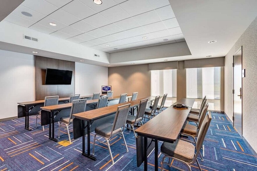 More Photos Of 1322 Becky Skillman Way, Bedford Hotel For Sale