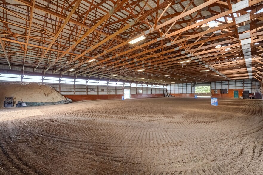 More Photos Of 1262 Fitzpatrick Rd, Auburn Specialty For Sale