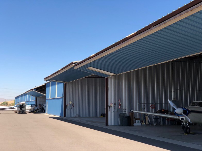 More Photos Of 6891 N Glen Harbor Blvd, Glendale Airplane Hangar For Sale